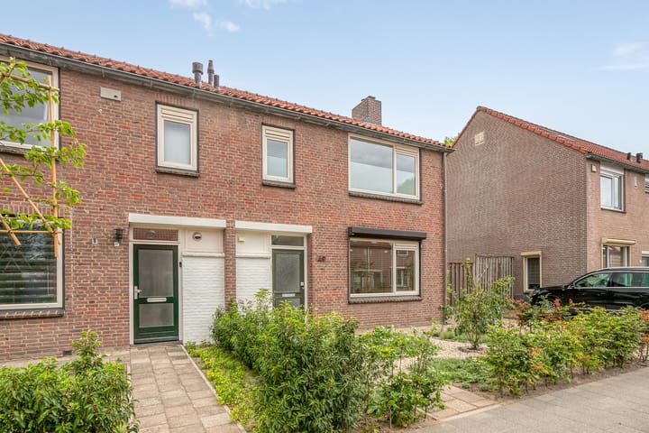 Foto 2 van Burgemeester van Poppelstraat 49