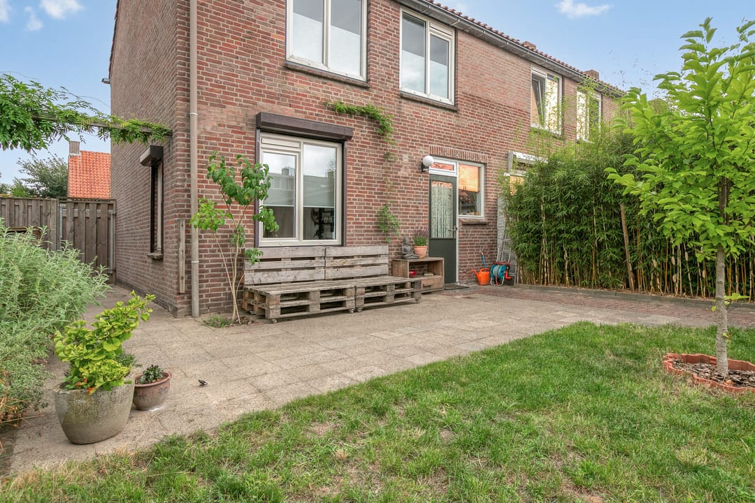 Foto 28 van Burgemeester van Poppelstraat 49