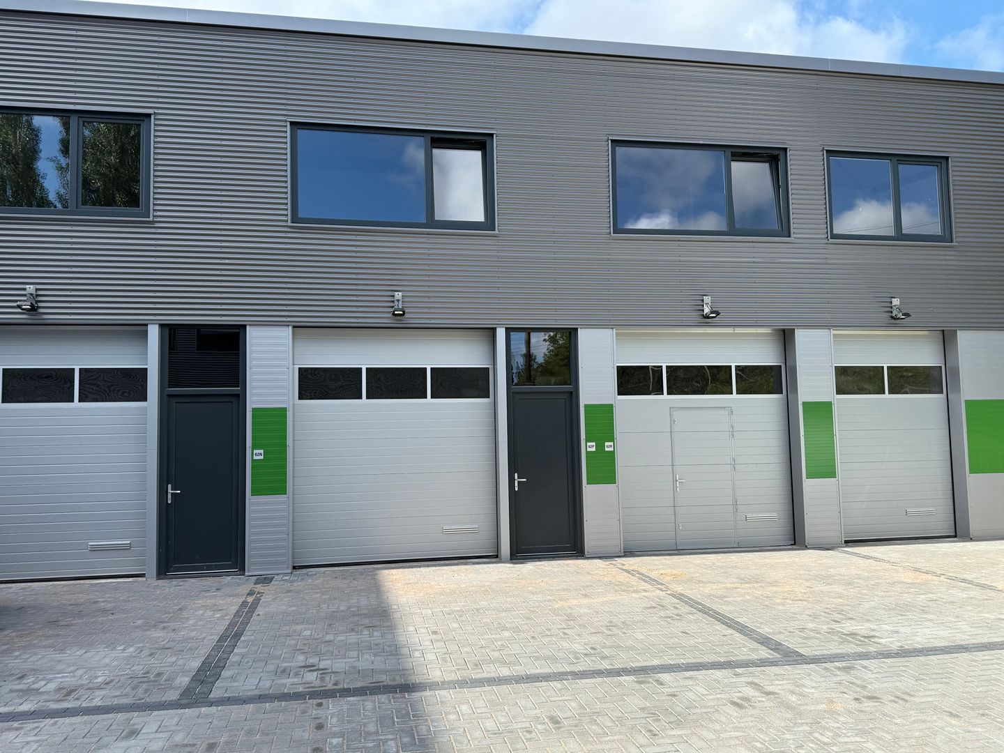 View photo 1 of Floris Versterlaan 62-P