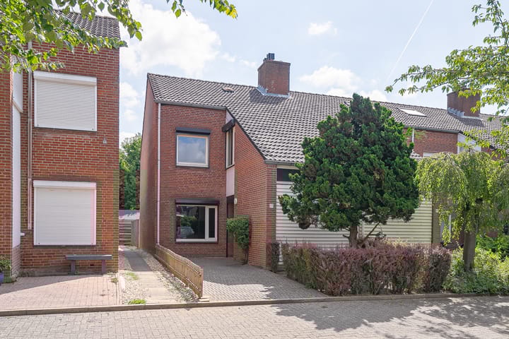 Foto 1 van Iepenhoven 17