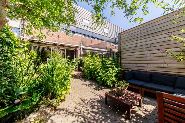 Foto 40 van Jan van Galenstraat 19