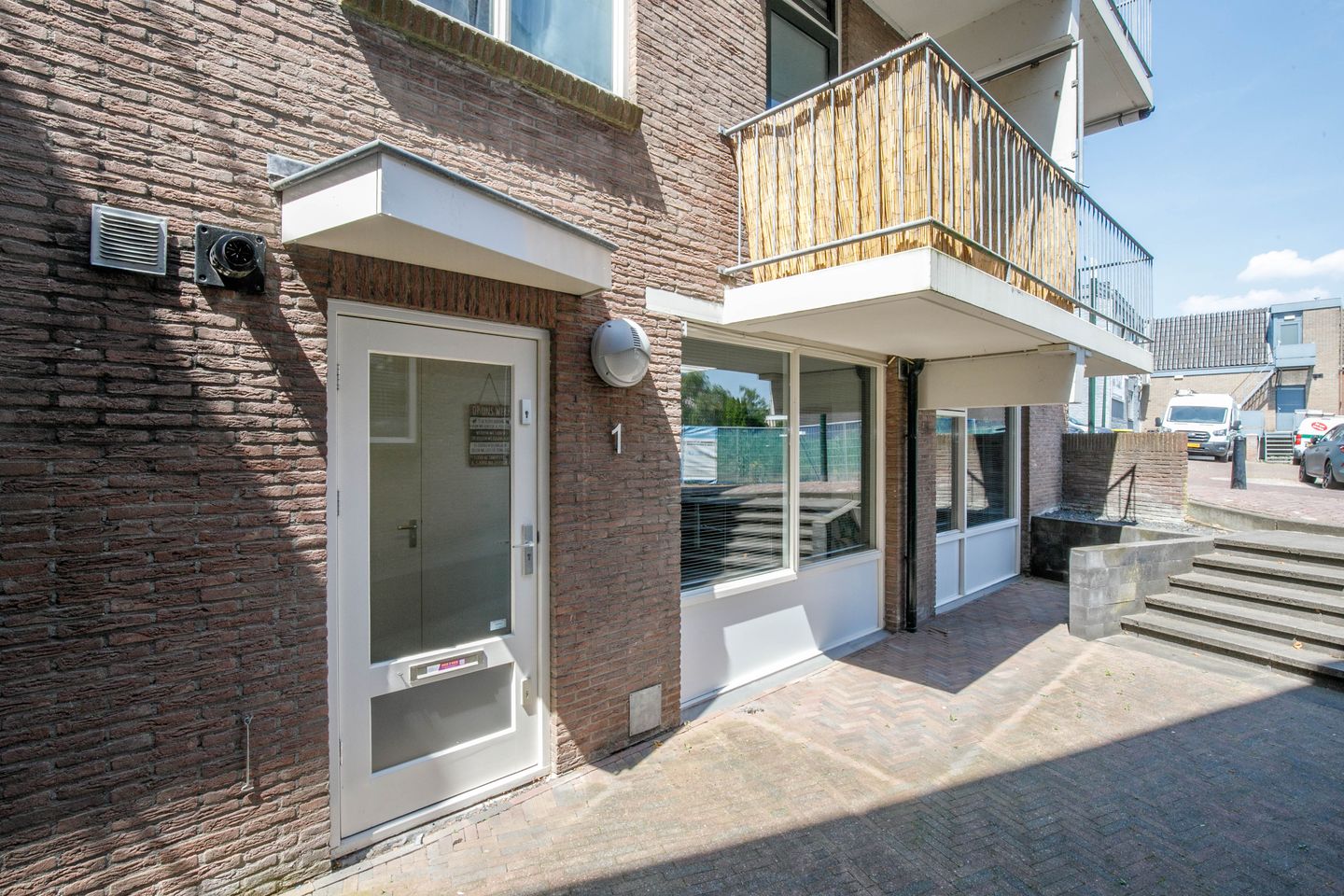 Bekijk foto 1 van Burgemeester Uilkensstraat 1