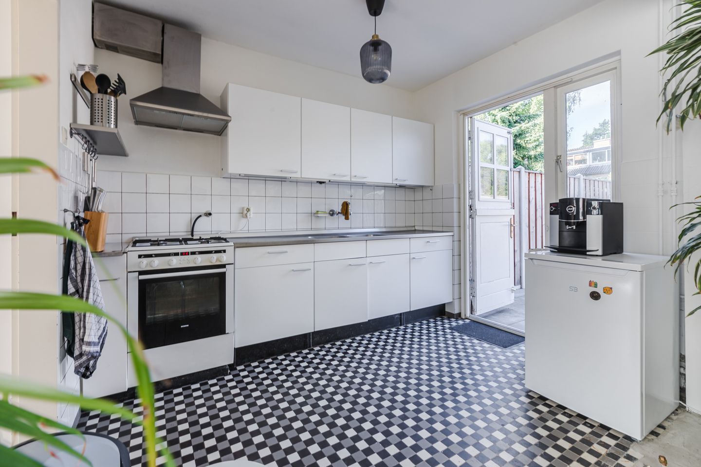 Photo 10 of van der Plaatstraat 17