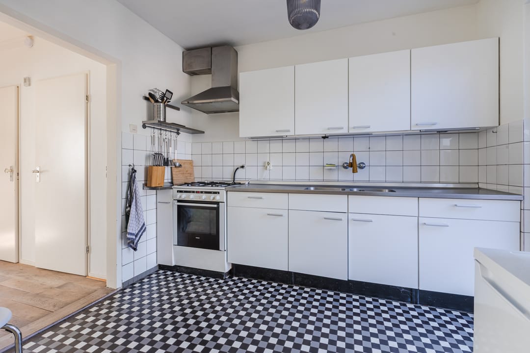 Photo 11 of van der Plaatstraat 17