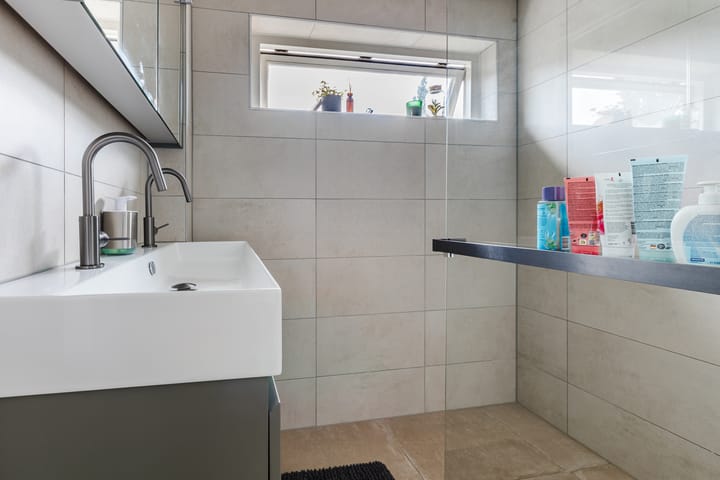 Foto 19 van van der Plaatstraat 17