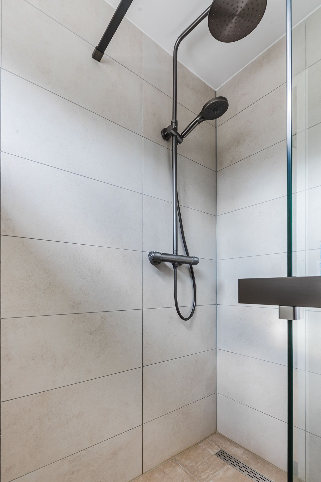 Photo 20 of van der Plaatstraat 17