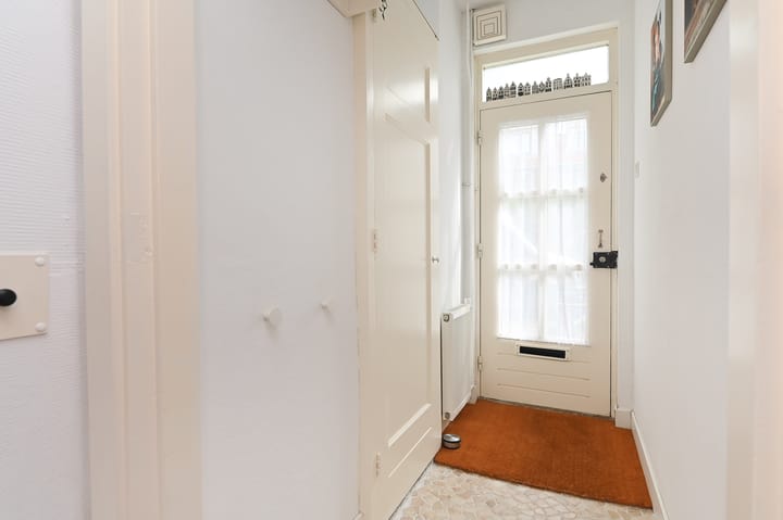 Photo 7 of Mackaystraat 27