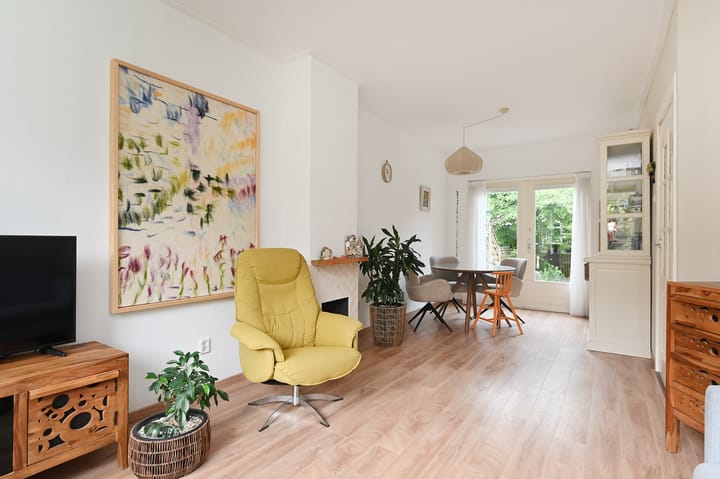 Photo 14 of Mackaystraat 27