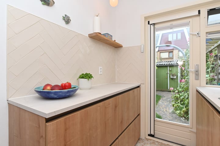 Photo 18 of Mackaystraat 27