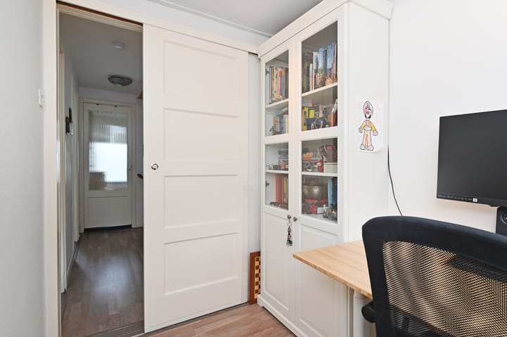 Photo 33 of Mackaystraat 27