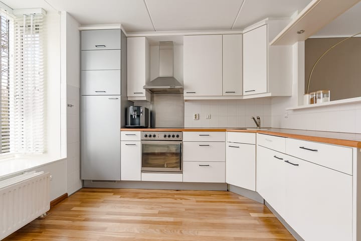 Foto 15 van Johan Westerveldstraat 15