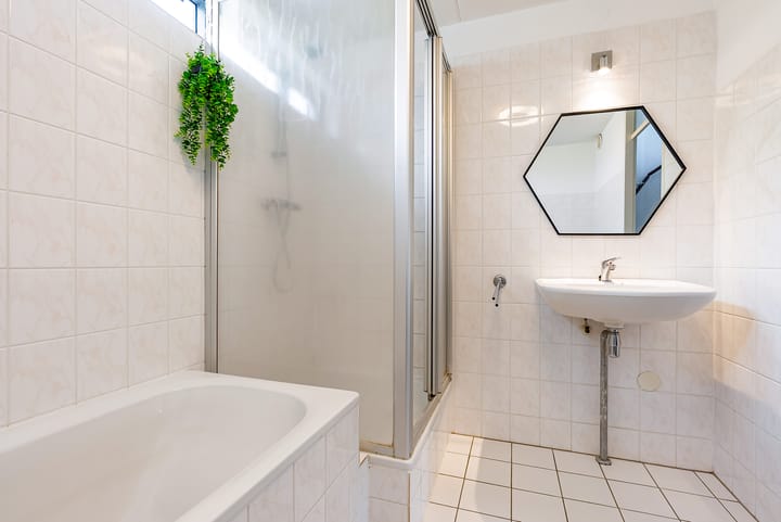 Foto 30 van Johan Westerveldstraat 15