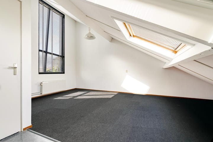 Foto 35 van Johan Westerveldstraat 15