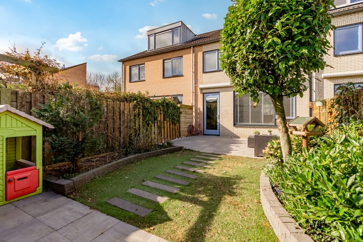 Foto 40 van Johan Westerveldstraat 15