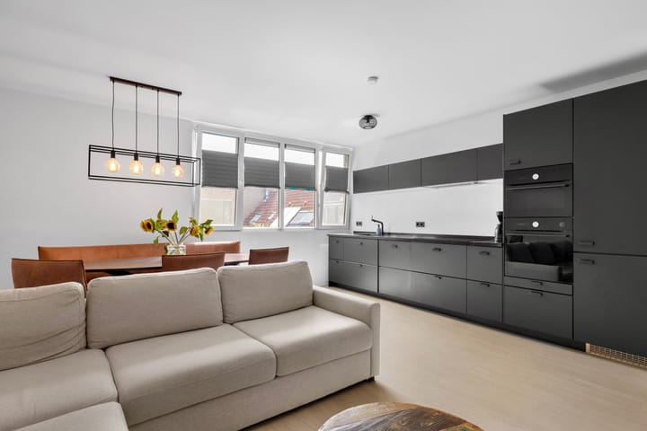 Photo 2 of Silversteyn 36