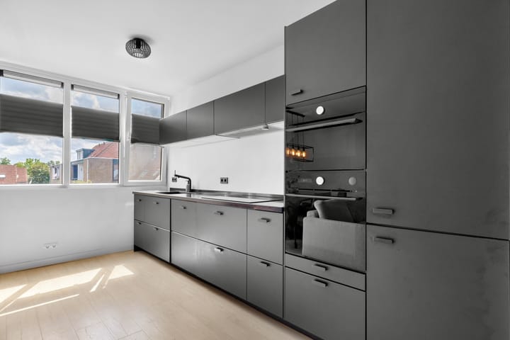 Photo 8 of Silversteyn 36