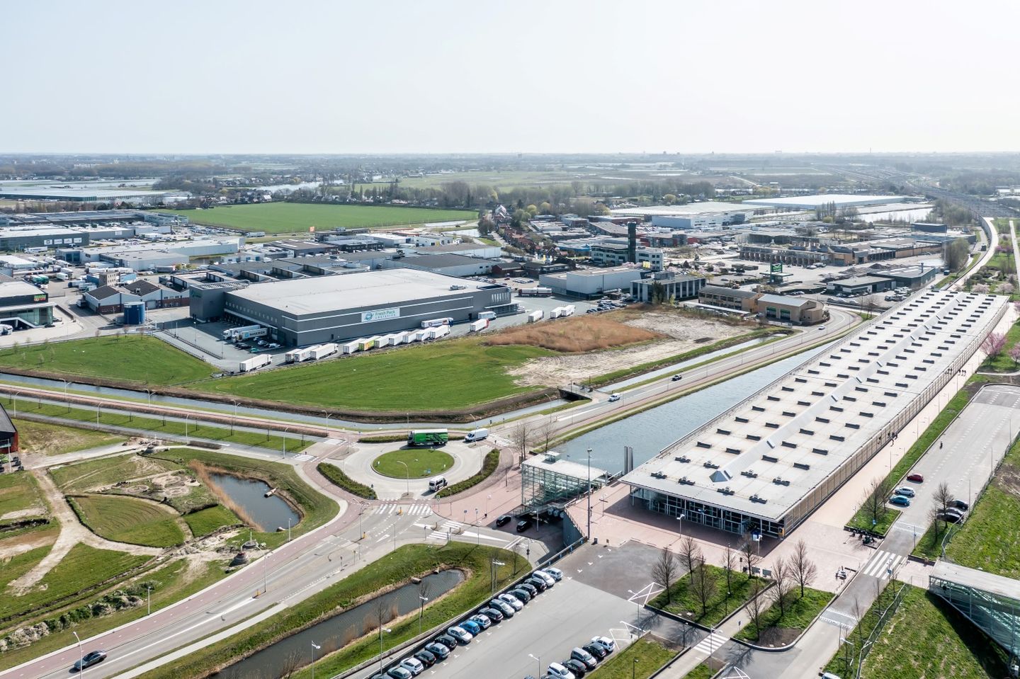 Bekijk foto 2 van Spoorlaan 12