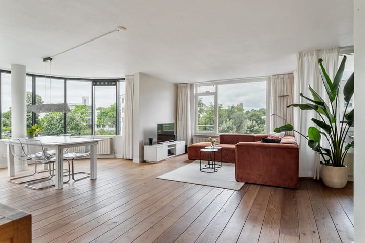 Photo 15 of Aartsbisschop Romerostraat 161