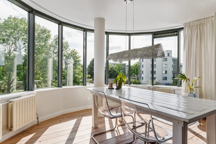 Photo 28 of Aartsbisschop Romerostraat 161