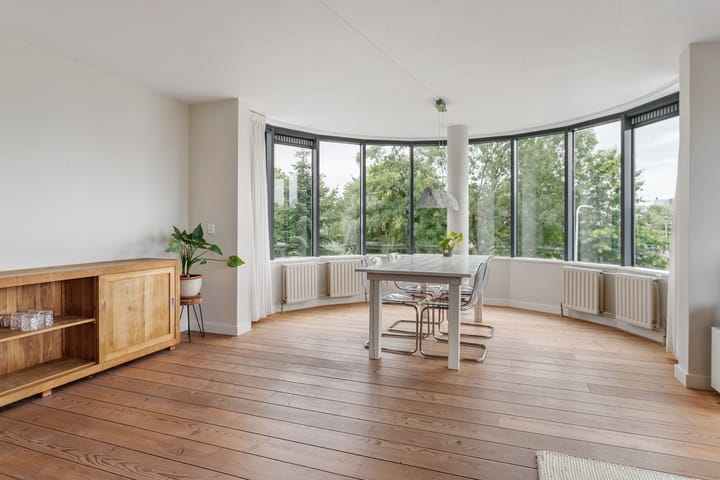 Photo 29 of Aartsbisschop Romerostraat 161