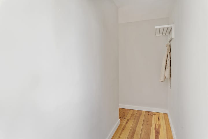 Photo 36 of Aartsbisschop Romerostraat 161