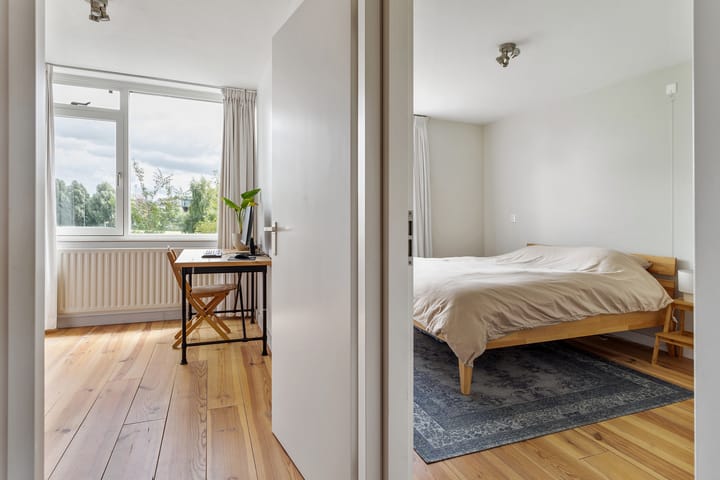 Photo 37 of Aartsbisschop Romerostraat 161