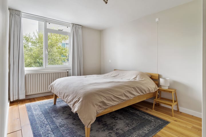 Photo 38 of Aartsbisschop Romerostraat 161