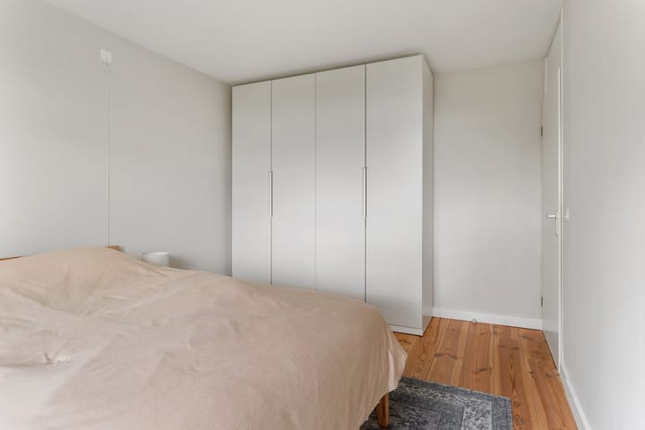 Photo 39 of Aartsbisschop Romerostraat 161