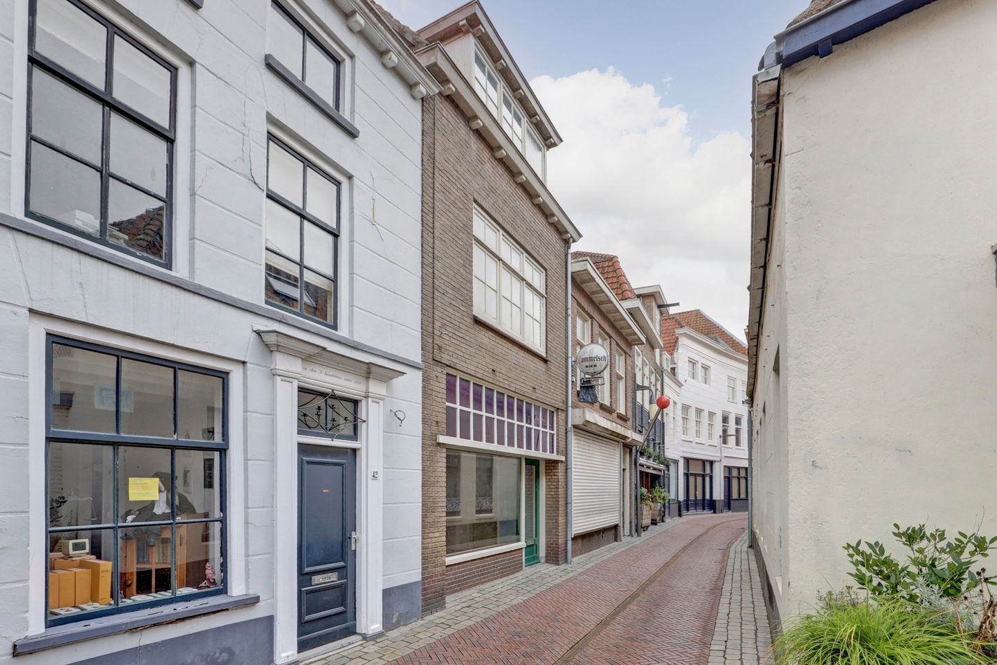View photo 5 of Sint Jacobstraat 44