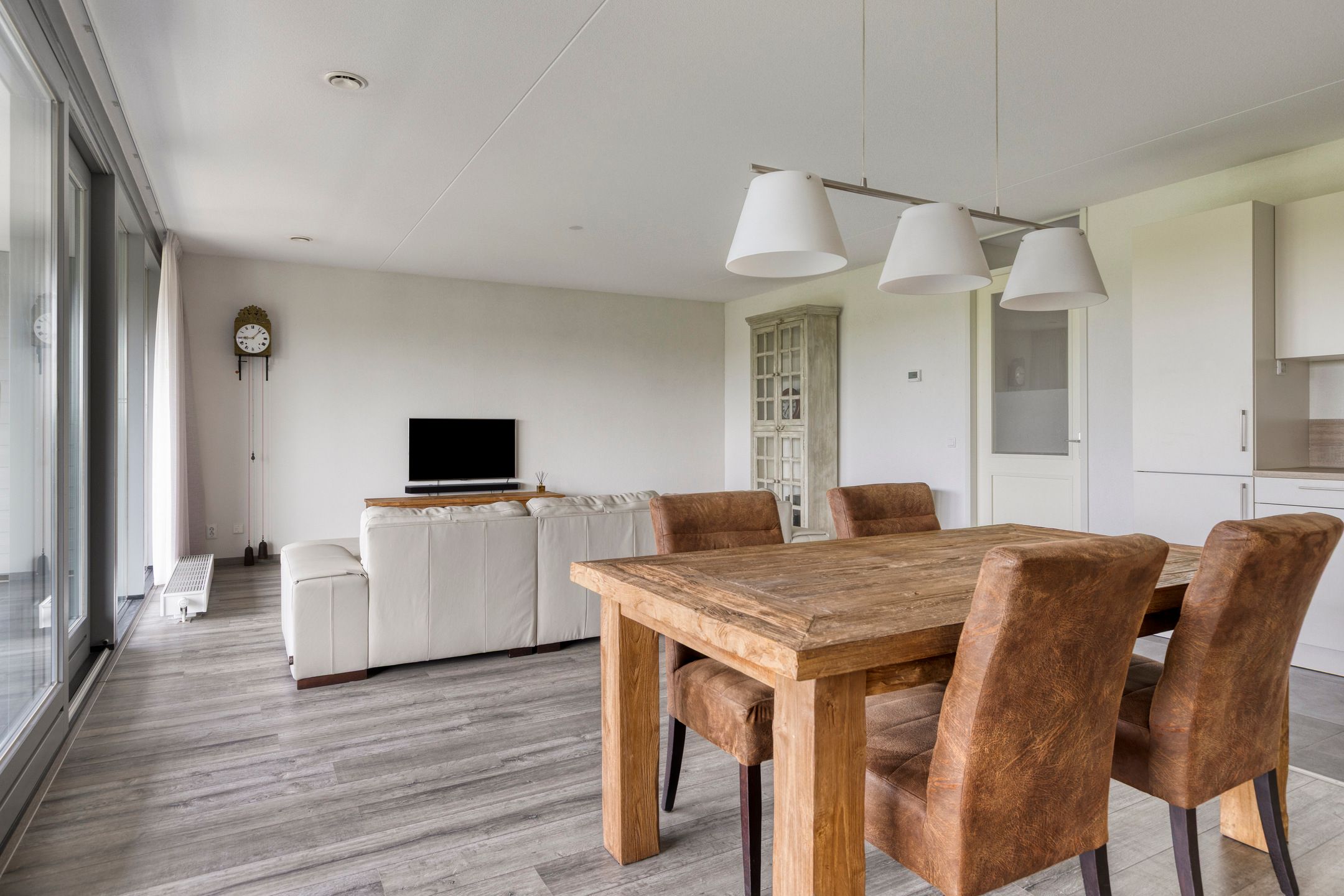 Foto 15 van Burgemeester Brouwerstraat 143