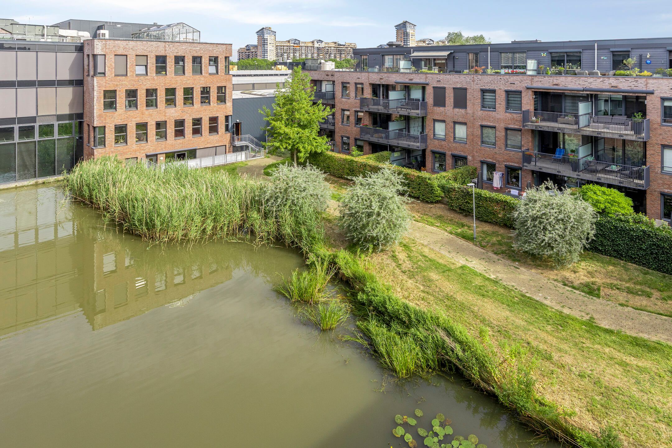 Foto 27 van Burgemeester Brouwerstraat 143