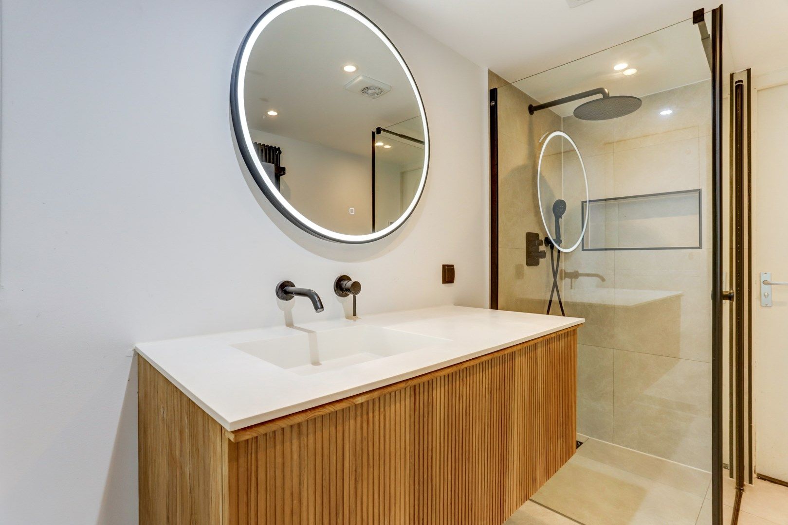 Foto 24 van Dunantstraat 19-B