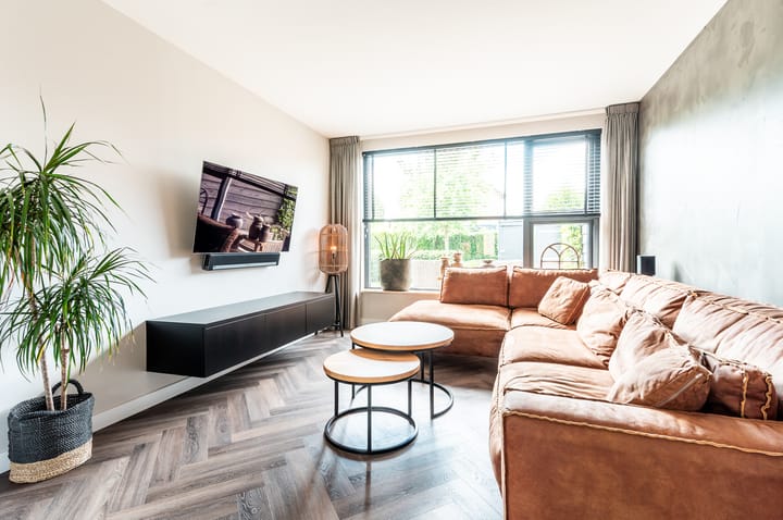 Photo 2 of Middenlaan 35