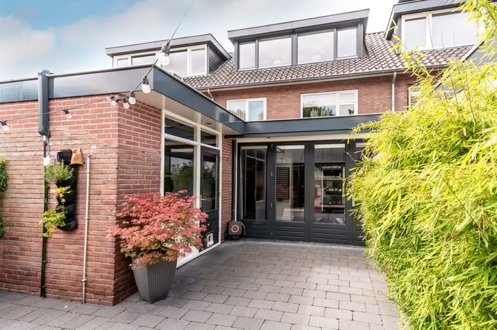 Photo 39 of Middenlaan 35