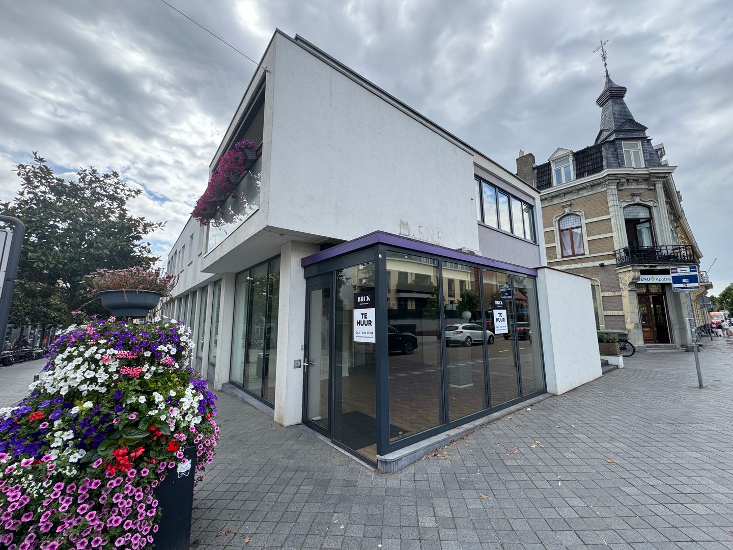 View photo 2 of Louis van der Maesenstraat 17