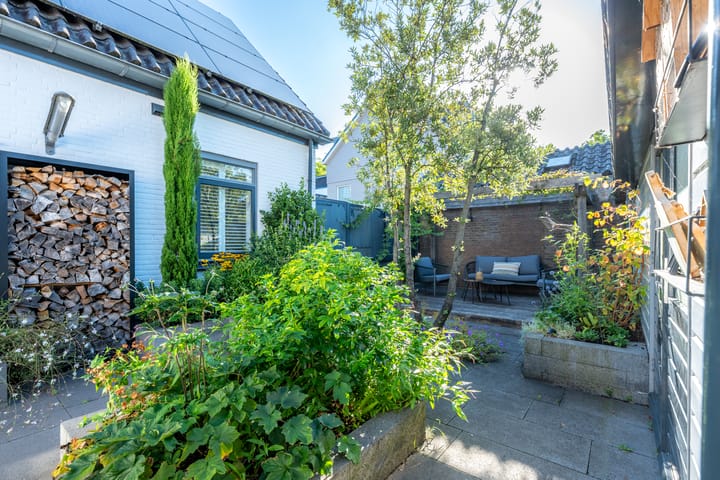 Photo 65 of Margrietstraat 15