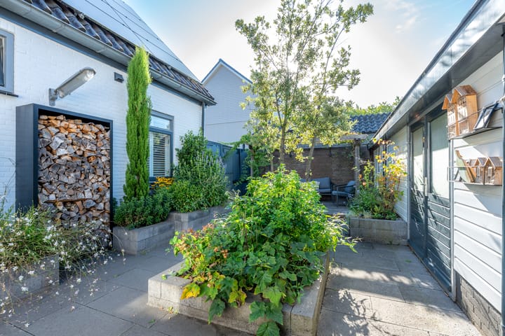 Photo 67 of Margrietstraat 15