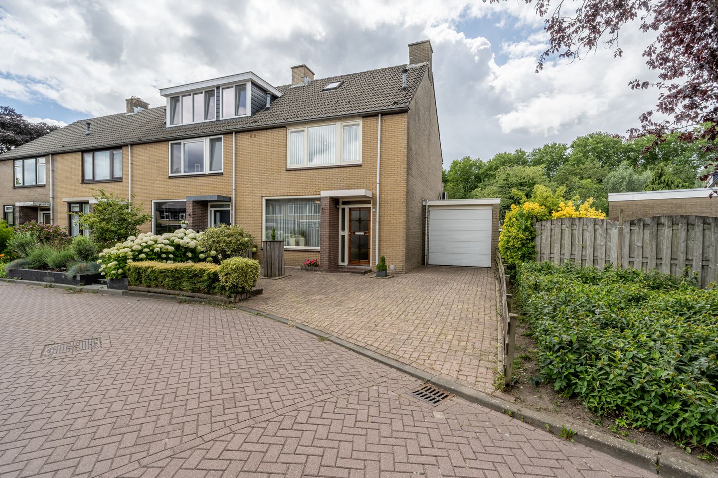 Photo 1 of Heyne van Althenastraat 28