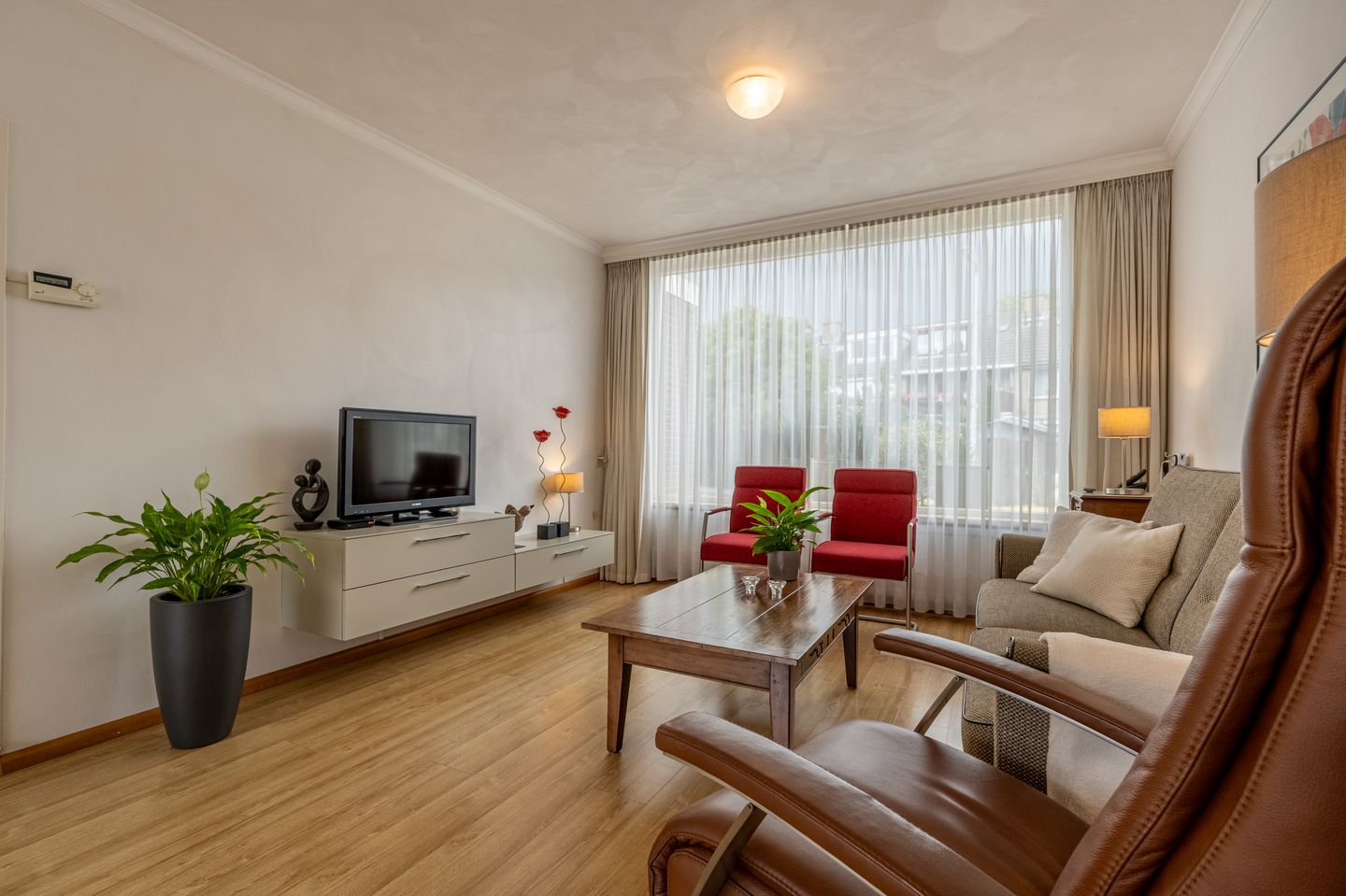 Photo 4 of Heyne van Althenastraat 28