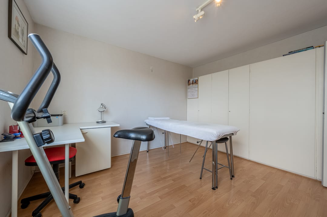 Photo 16 of Heyne van Althenastraat 28