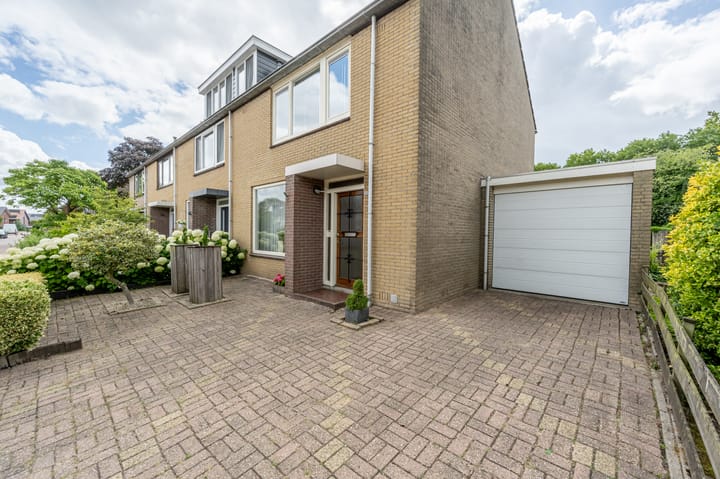 Foto 36 van Heyne van Althenastraat 28