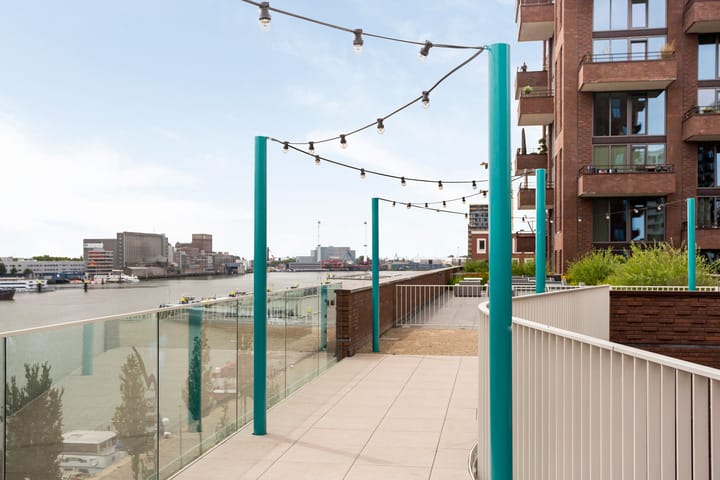 Foto 23 van Maashavenweg 202