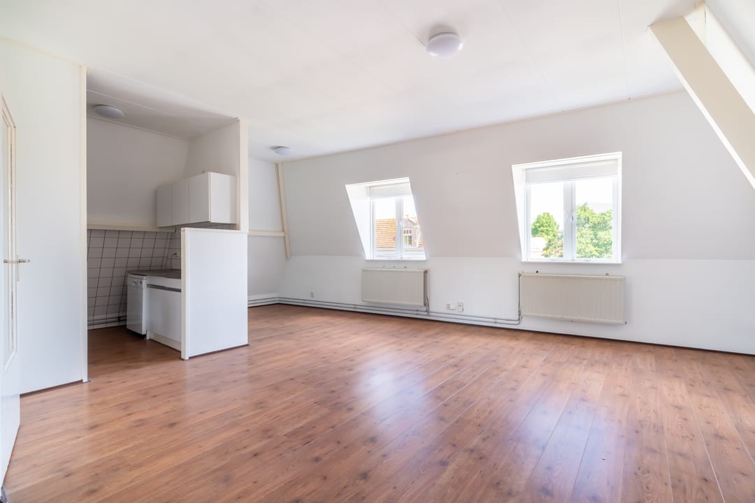 Foto 8 van Vrouwjuttenland 35-C