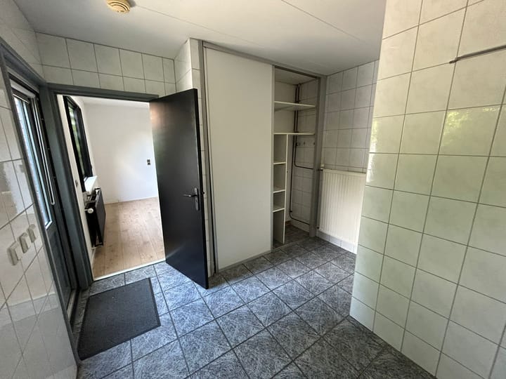 Photo 10 of Noorder Sluisstraat 29