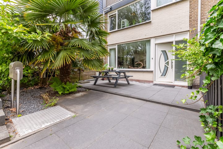 Photo 2 of Perzikkruidweg 35