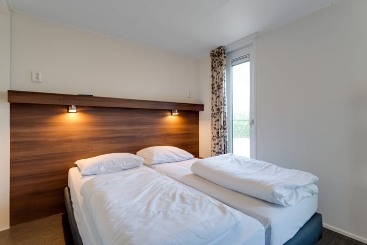 Photo 4 of Nieuwesluisweg 1-A1055