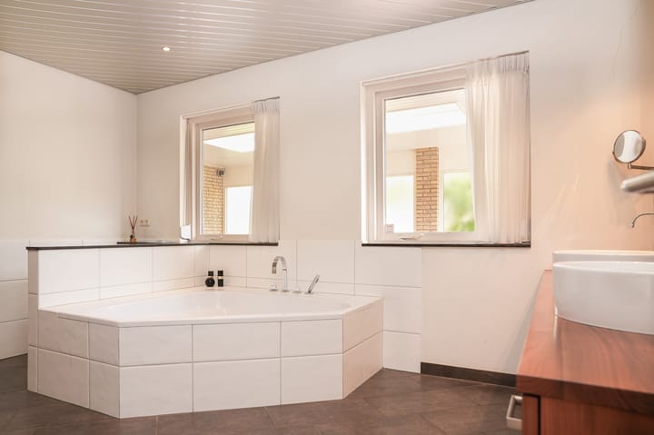 Photo 24 of Brouwersstraat 12