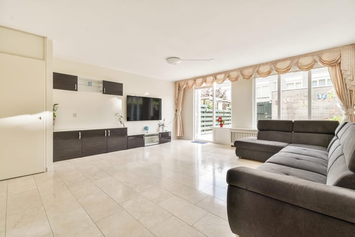 Photo 5 of Hendrikstraat 19