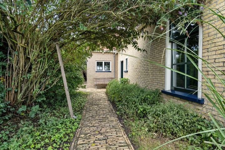 Photo 28 of 't Sou 44