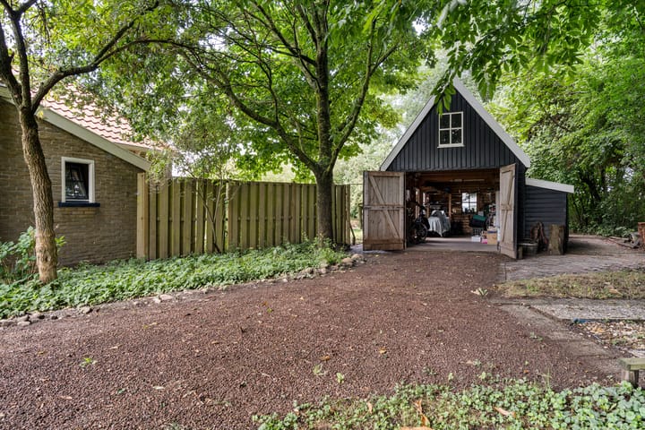 Photo 37 of 't Sou 44